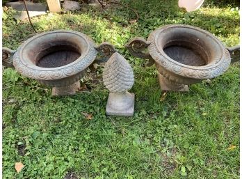 Smith And Hawken Outdoor Planter Urns & Pine Cone Finial