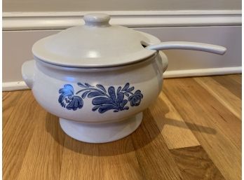 Pfaltzgraff Yorktowne Covered Tureen With Ladle