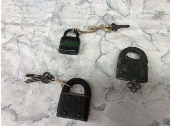 Lot Of 3 Vintage Padlocks With Keys All Work - YALE And See Pics
