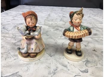 Pair Of HUMMEL - GOEBEL Figurines Girl Feed Birds 337 - Boy Accordion 185