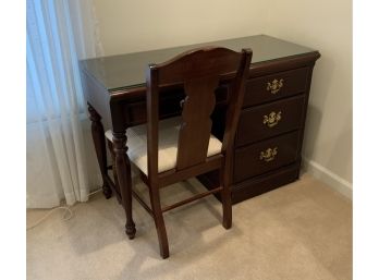 Thomasville Impressions 3 Drawer Desk W/side Chair