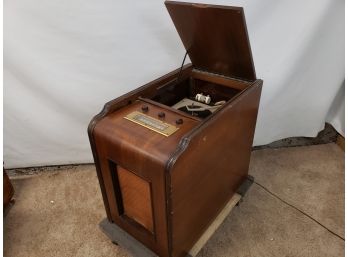 Antique Farnsworth Radio Record Player With Garrard Turntable