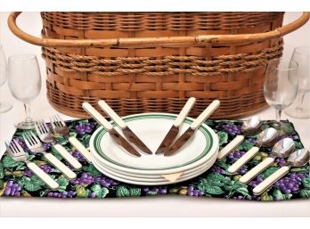 2 Piece Set Wicker Picnic Basket And Wine Carrying Basket Set