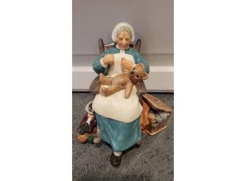 Vintage Royal Doulton Figurine Hn2221 Nanny