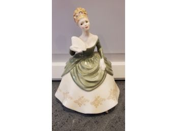 Vintage Royal Doulton Figurine Soiree Hn2312