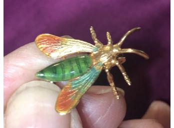 Artful Petit 18K Solid Gold Wasp (or Bee Or Bug) Pin/Brooch With Glass Enameling