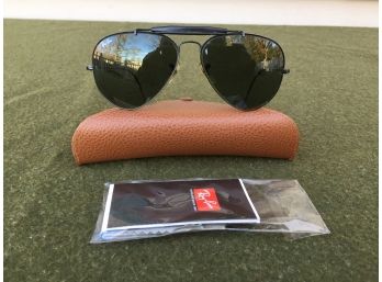 Vintage Ray-Ban Bausch & Lomb Aviator Sunglasses In Original Case. Appear Unused.