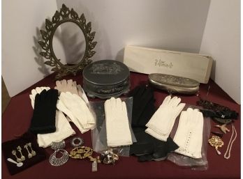 Vtg. Gloves/bobbles//jewels/buttons/jewelry Boxes