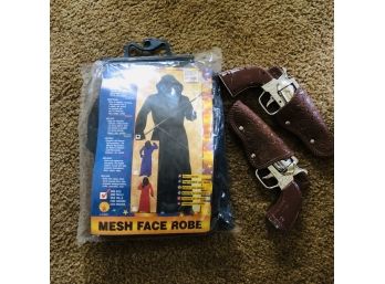 Mesh Face Robe With Two Play Guns