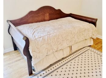 Solid Wood Sleigh Style Daybed With Trundle