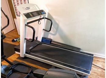 Landice L8 Treadmill With Electronic Screen Panel