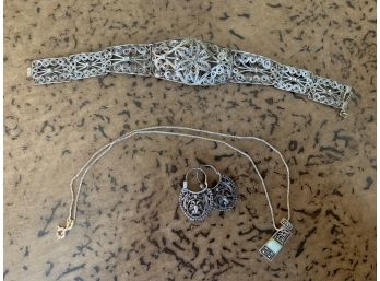 LOVELY LOT OF VINTAGE STERLING SILVER JEWELRY