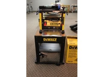 Dewalt DW733 12.5'  Portable Planer With Stand And Rolling Caddy