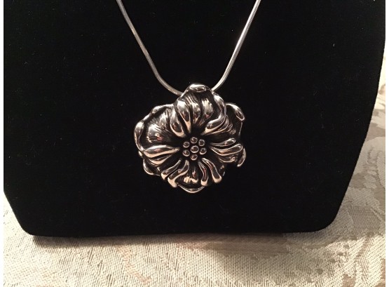 Sterling Silver Necklace With Puffed Floral Pendant