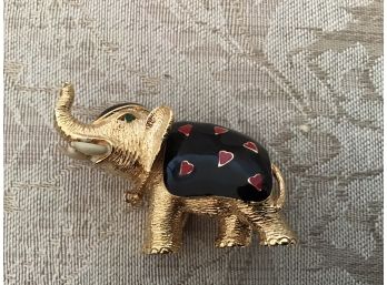 Signed Gold Tone Elephant Pachyderm Pin