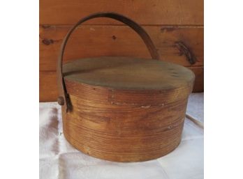 Primitive Shaker Box With Cover & Handle