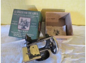 Vintage Singer Mini Sewing Machine