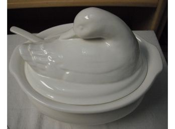 Pfaltzgraff Soup Tureen With Lid And Ladle