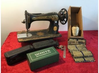 Singer Sewing Machine And Accessories Lot