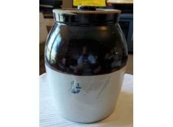 Antique Brown & White Stoneware Crock - 1 1/2 Gallon With Original Lid - & A Nice Shiny Glaze!