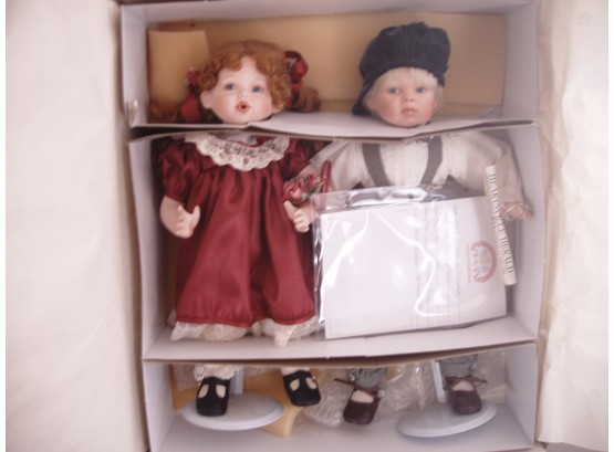 Set Of Two Collectible World Gallery Dolls In Box, Doll Lot # 7 With Certificates
