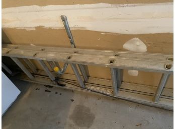 Extendable Aluminum Ladder