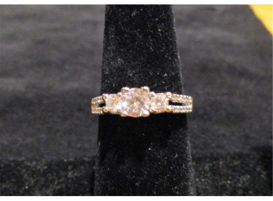 Jewelry - Unique Ladies Ring