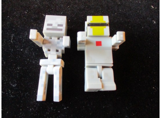 2 Plastic Moveable Robots