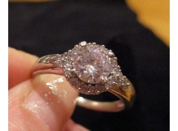 Jewelry - Beautiful Ladies Ring