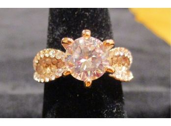 Jewelry - Stunning Ladies Ring!