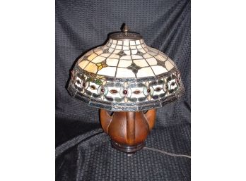 Beautiful 18' Table Lamp With Stained Glass Shade