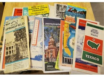 Large Lot Of Vintage Travel Maps & Brochures