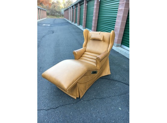 Rare Mid Century Contour Chair Lounge Model CIMB, Great Condition And Works As It Should