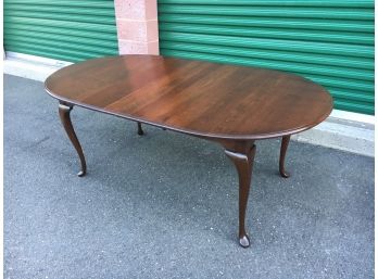 Walter Of Wabash Queen Anne Style Mahogany Dining Table With 2 Leaves And Pads