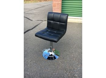 Nice Hydraulic Barber Chair With Chrome Base, Works As It Should