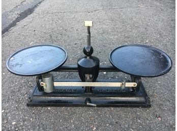 Antique Heavy Cast Iron Torsion Balance Scale, Large Size In Excellent Condition And Displays Great