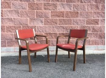 Pair Of Mid Century Thonet Bentwood Chairs In Good Condition