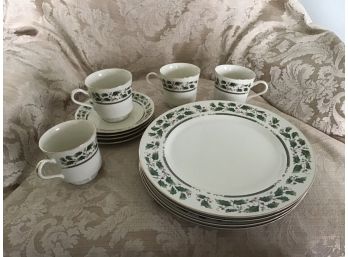 Home For The Holidays Holly Holiday Twelve Piece Dinner Set - Unused In Original Box