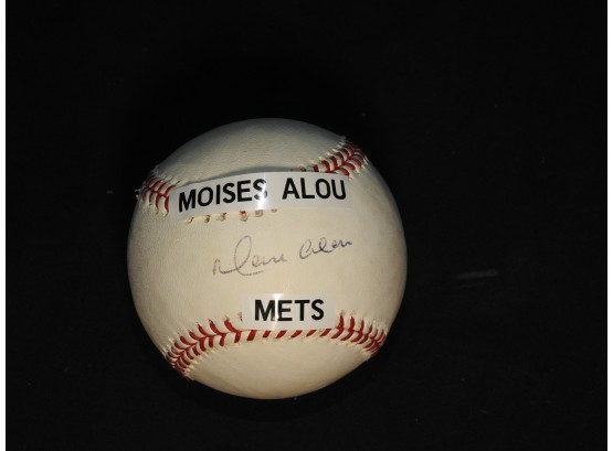 Signed NY Mets Moises Alou Baseball