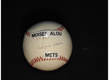 Signed NY Mets Moises Alou Baseball