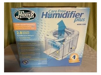 Hunter Care-free Humidifier Plus. 2.8 Gallon Output. Brand New