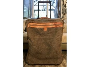 Fine Quality HARTMANN TWEED And Leather Trim Suitcase $600 Retail