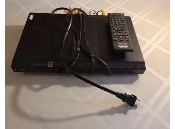 2009 Sony DVDCD Player With Remote And Wires