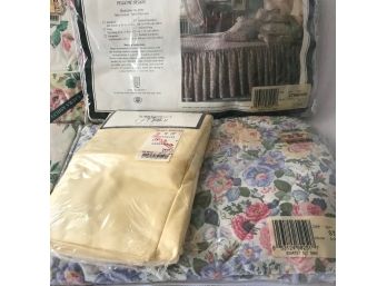 Full Bedding Lot With Shams And Pillow Cases.