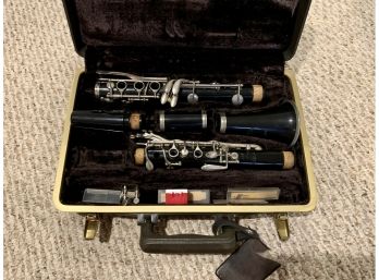 Vintage Bundy Resonite Student Clarinet With Hard Case By The Selmer Company, USA