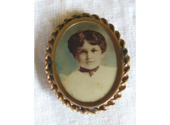 Victorian Photo Pin, Photo Of Young Oman