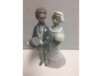 Lladro “ Bride And Groom” # 4808 Couple Getting Marr