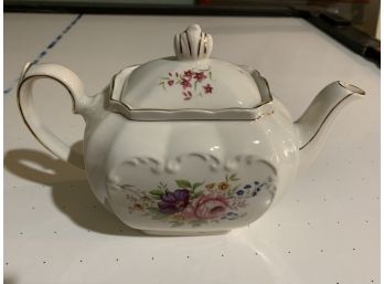 Vintage Windsor Sadler Teapot