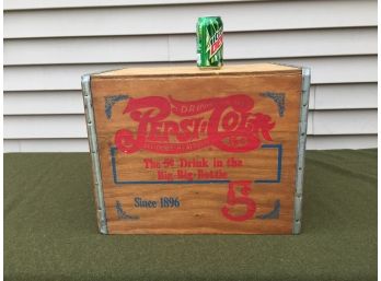Vintage Wood Pepsi-Cola Soda Box Crate. Pepsi-Cola Company Property Since 1896. In Excellent Condition.