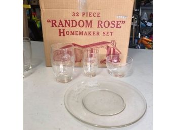 Anchor Hocking Homemaker Set 32 Piece - 'Random Rose'